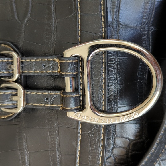 Purses - Picture 2 of 10